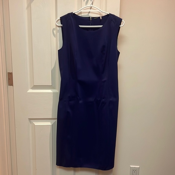 Elie Tahari Dresses & Skirts - Elie Tahari Blue Sleeveless Dress